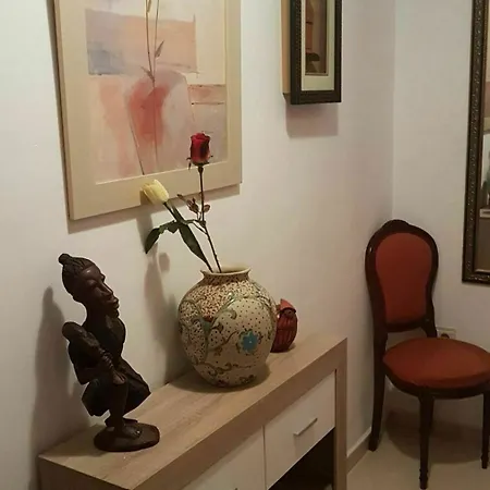 With 4 Bedrooms In Granada, With Wonderful View, Furnis *