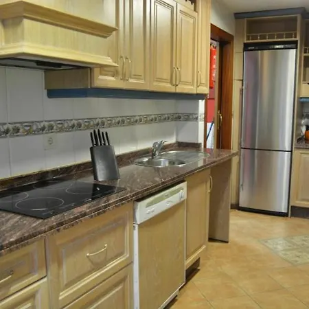 With 4 Bedrooms In Granada, With Wonderful View, Furnis 公寓