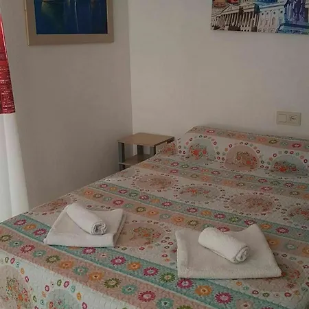 With 4 Bedrooms In Granada, With Wonderful View, Furnis