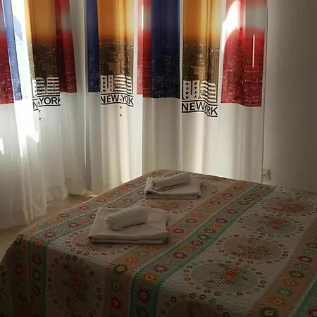 With 4 Bedrooms In Granada, With Wonderful View, Furnis 公寓 *